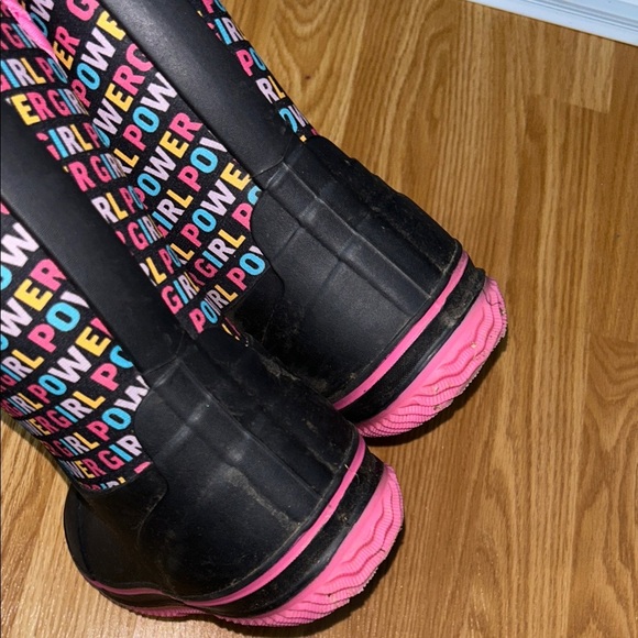 Joe Fresh Vibrant Pink Interior - Picture 8 of 8